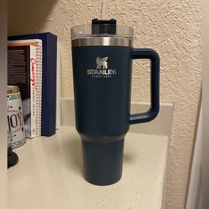 Stanley 40 oz Quencher in Slate